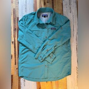 Patagonia Long Sleeve Anchor Bay button-up, size small.